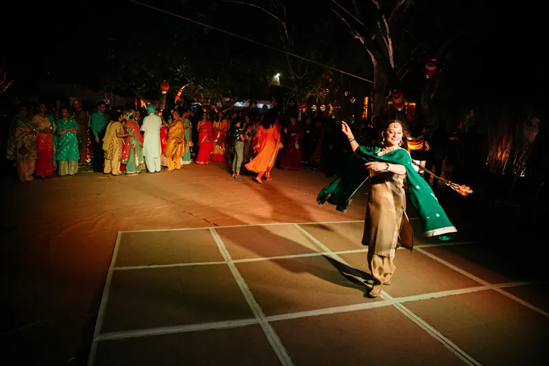 Solo dance on checkered stage